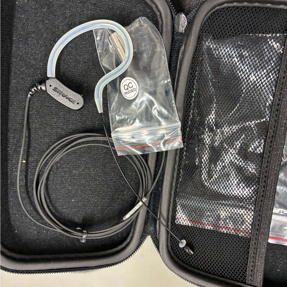 Shure MX153T/O-TQG Microflex
Omnidirectional Earset Mic with TQG
Connection - Picture 2 of 4